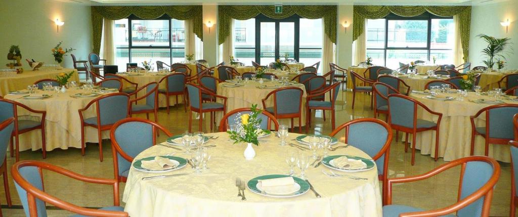 Restaurace v ubytování Hotel Costa Verde