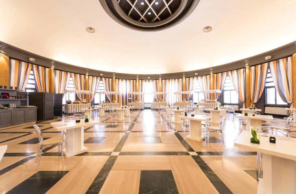 TH Roma - Carpegna Palace - Resim 14