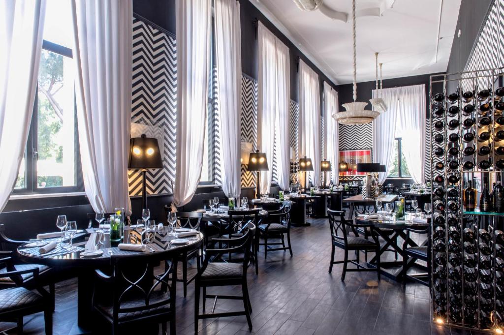 TH Roma - Carpegna Palace - Resim 12