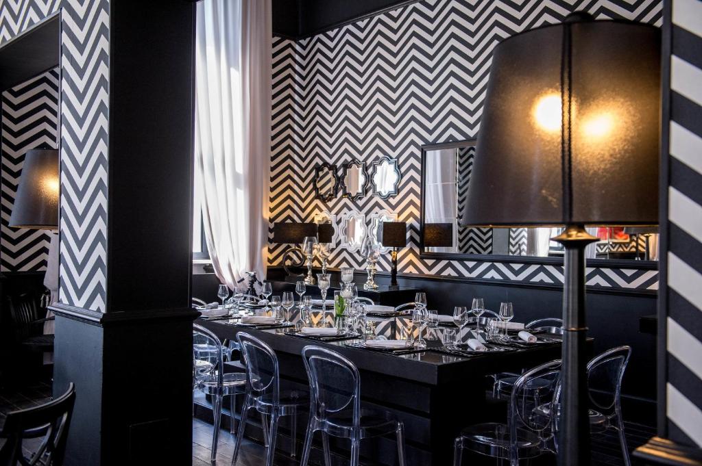 TH Roma - Carpegna Palace - Resim 11