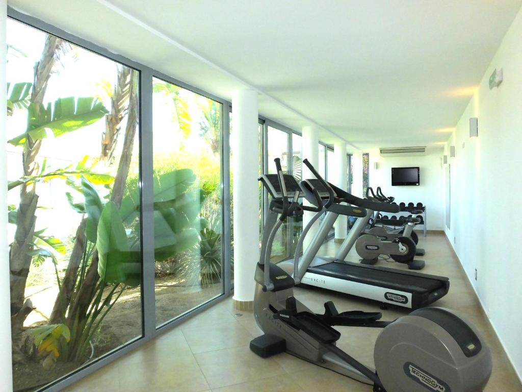 Fitness centrum a/nebo fitness zařízení v ubytování Le Mariana