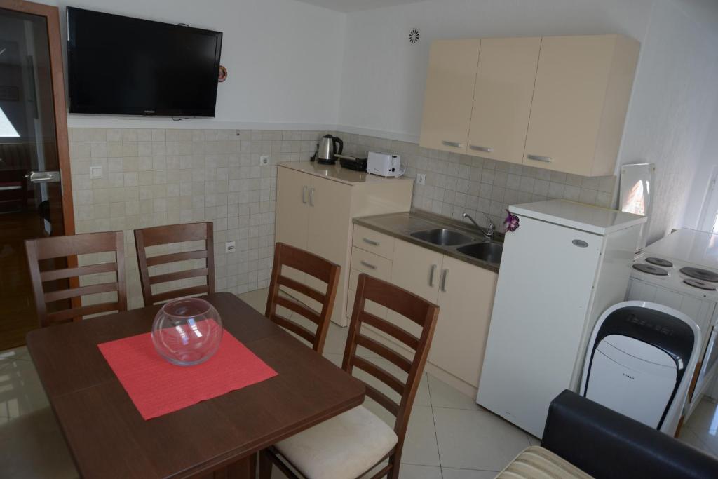 Kuchyň nebo kuchyňský kout v ubytování Hostel Tuba