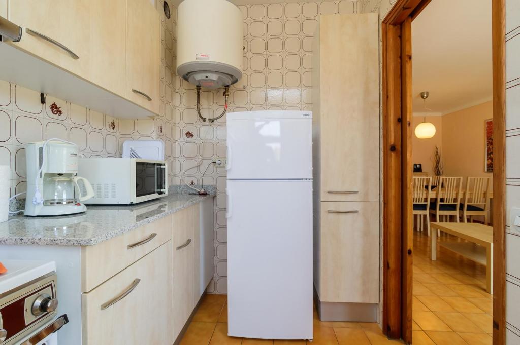 Kuchyňa alebo kuchynka v ubytovaní Costabravaforrent Masferrer