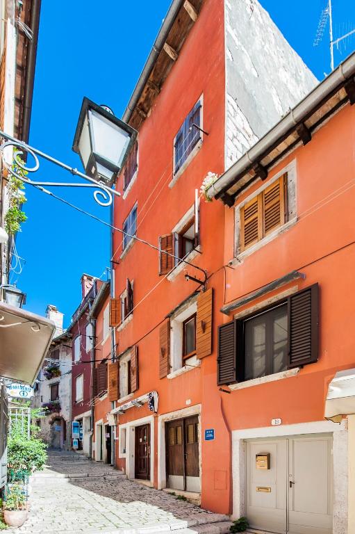 Budynek, w którym mieści się apartament