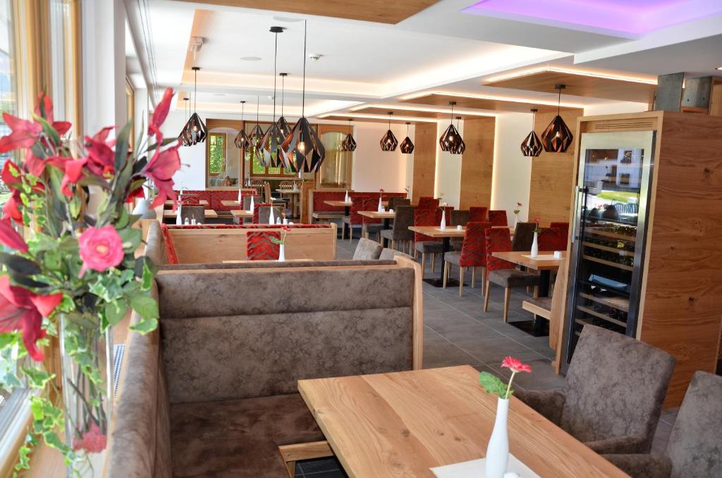 Restauracja lub miejsce do jedzenia w obiekcie Hotel Schladmingerhof