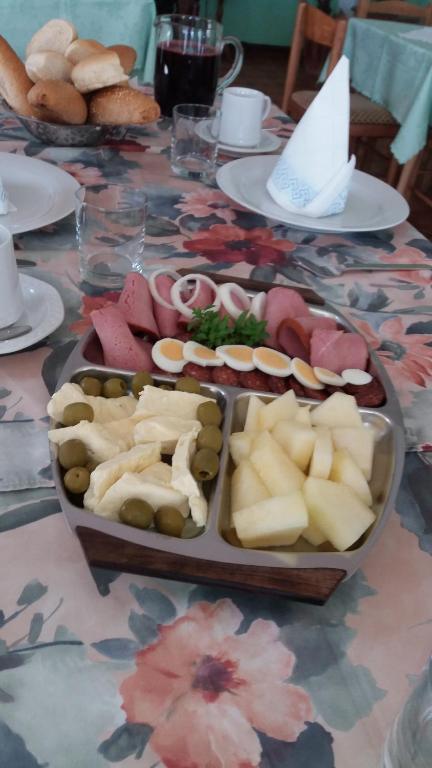 Jídlo v penzionu nebo okolí