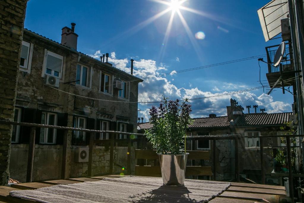 Budova, v ktorej sa apartmán nachádza