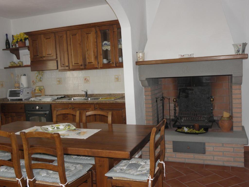 Kuchyňa alebo kuchynka v ubytovaní Villa San marco