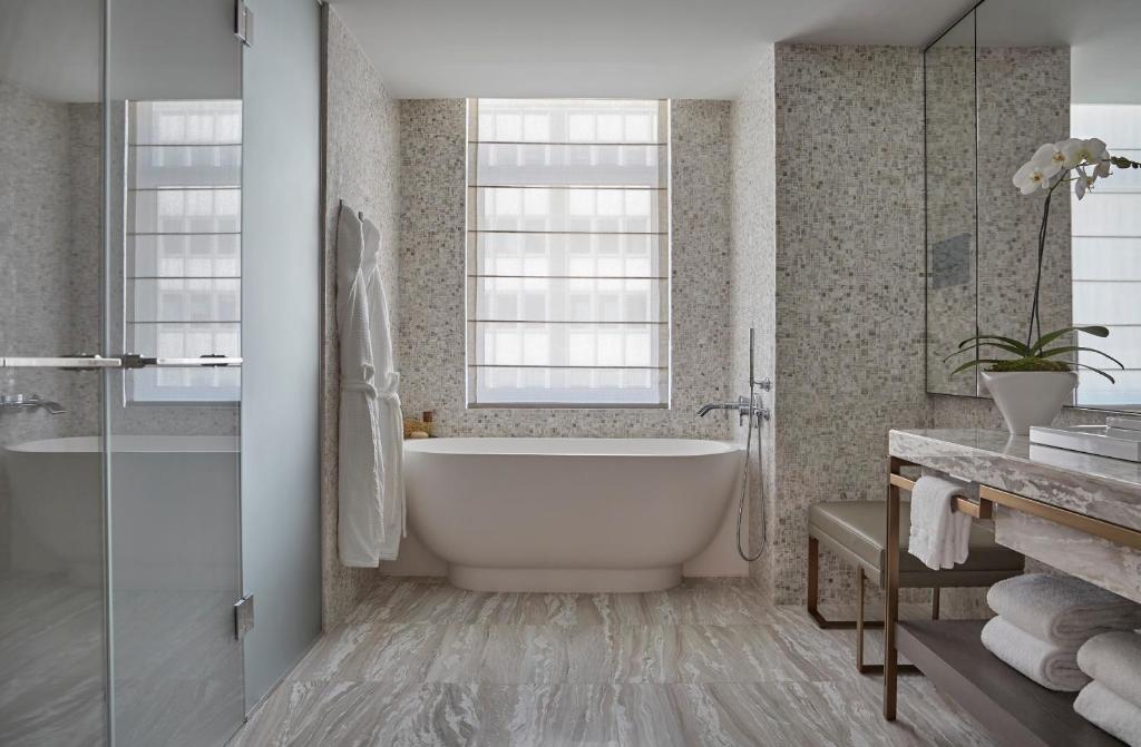 Four Seasons Hotel New York Downtown photo 3