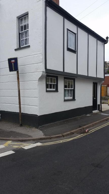 1 bed self catering apartment - Apartment - Ground Floor