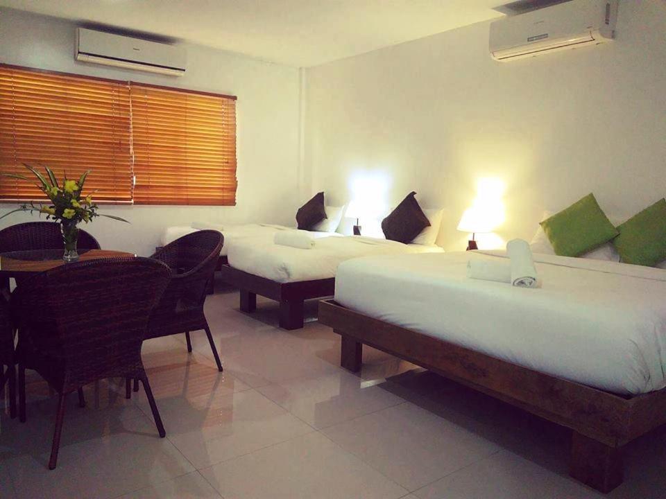 Postel nebo postele na pokoji v ubytování Discover Boracay Hotel