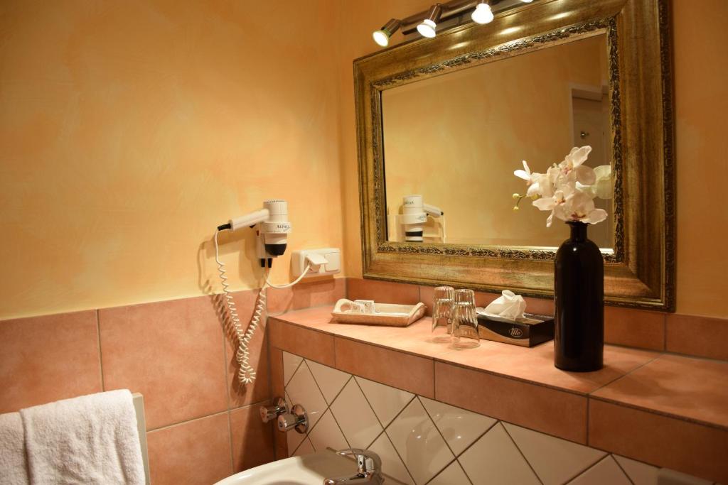 Koupelna v ubytování Hotel Landhaus Knappmann