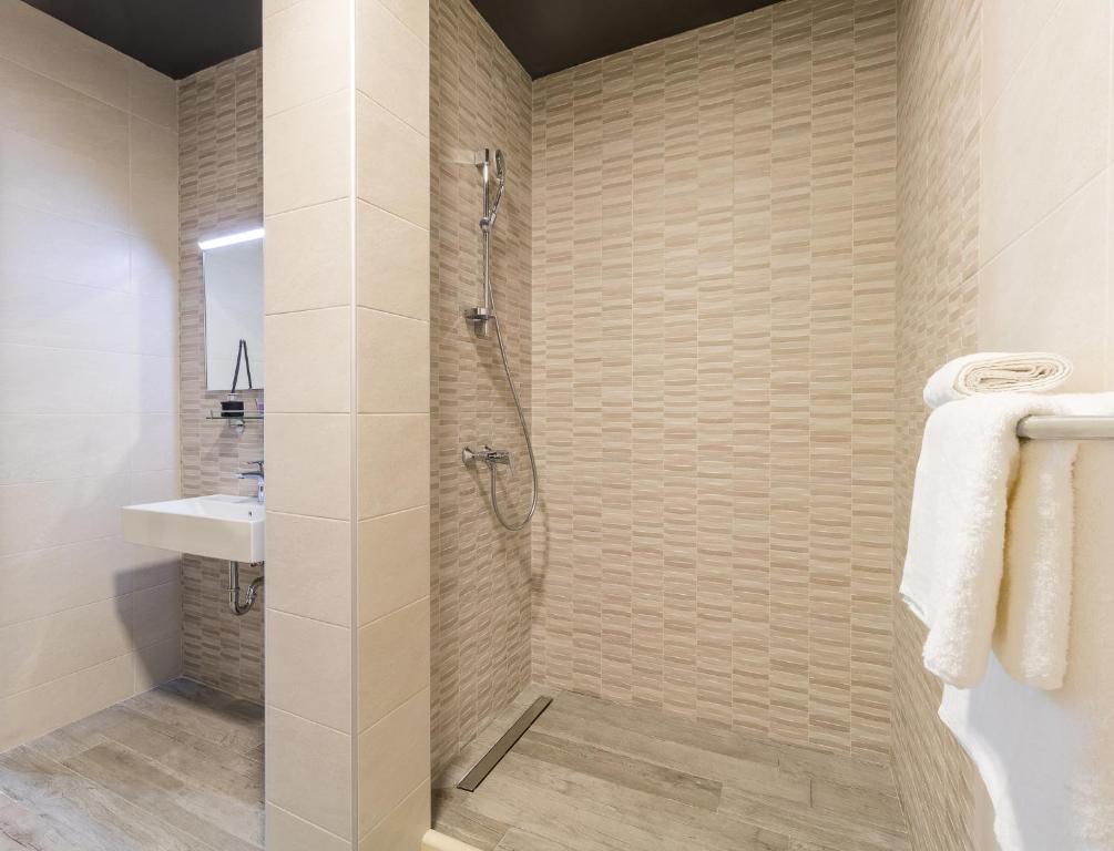 Residence Alpha Apartments - 12