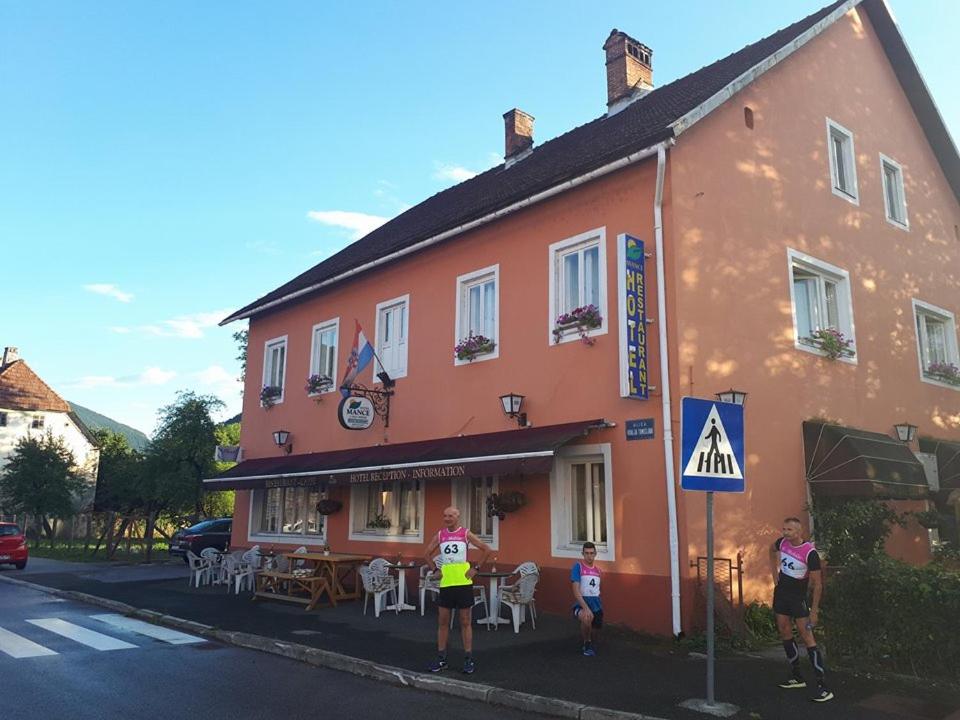 Budova, kde se hotel nachází