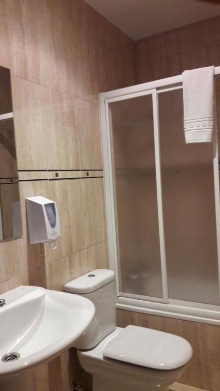 La Gallega - Triple Room With Bathroom