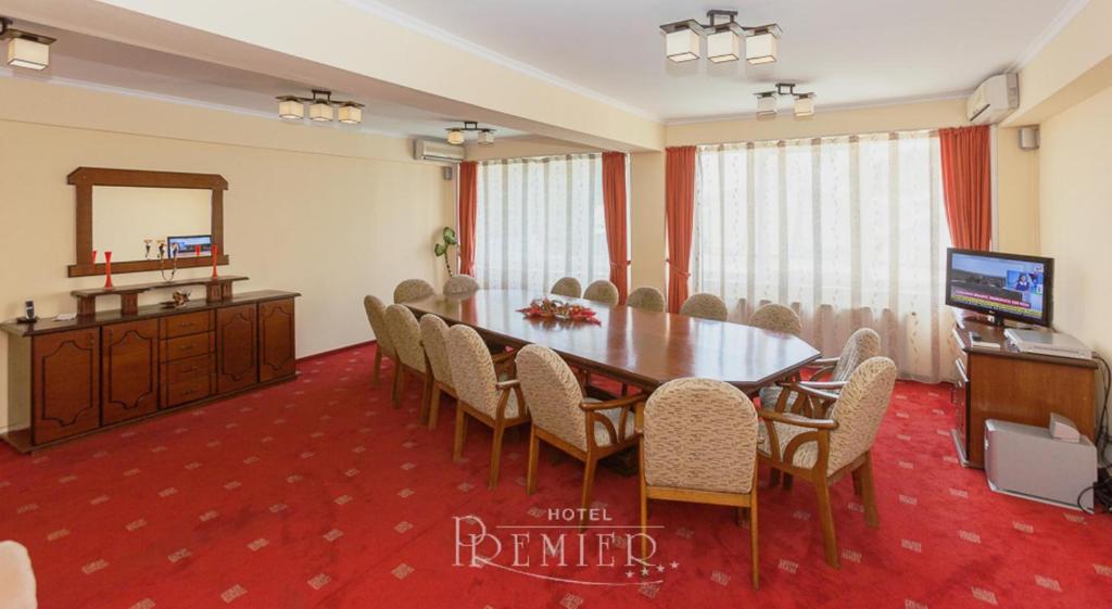 TV a/nebo společenská místnost v ubytování Hotel Premier