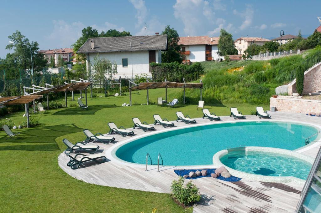 Bazén v ubytování La Quiete Resort nebo v jeho okolí