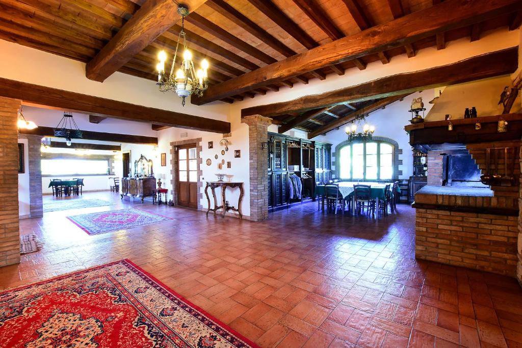 A seating area at Il Collicello