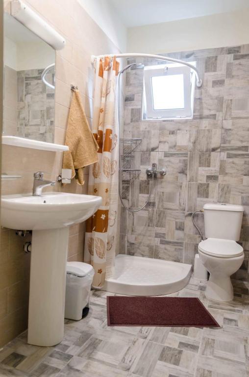 Koupelna v ubytování Maestro Apartments Faliraki