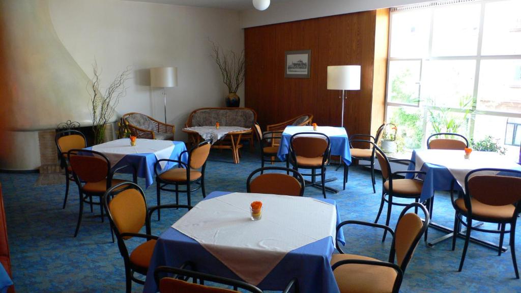 Restaurace v ubytování Hotel Meran Hallenbad & Sauna