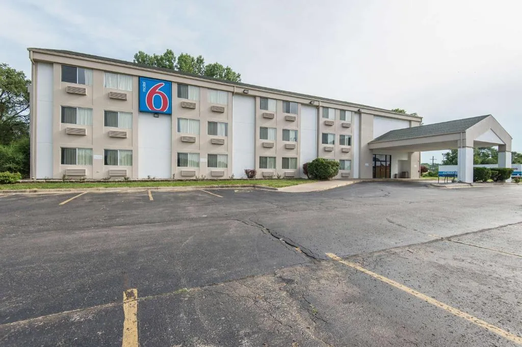 Motel 6-Lawrence, KS in Lawrence