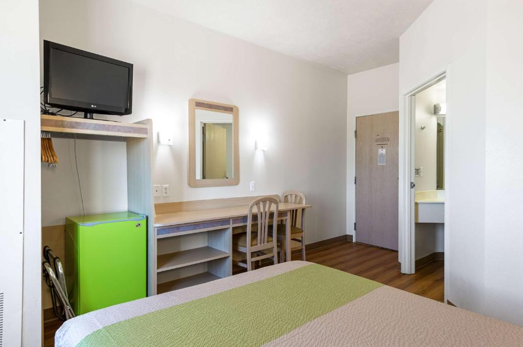 Postel nebo postele na pokoji v ubytování Motel 6-Cedar City, UT