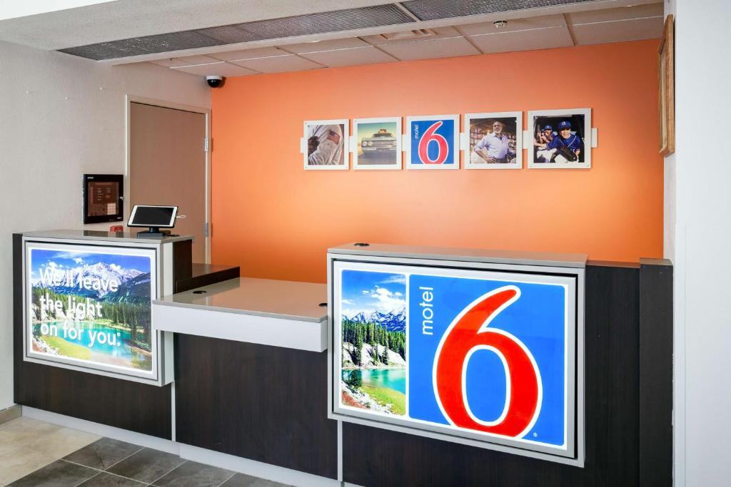 Fotografie z fotogalerie ubytování Motel 6-Anchorage, AK - Midtown v destinaci Anchorage