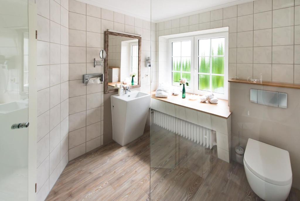 Koupelna v ubytování Akzent Waldhotel Rheingau