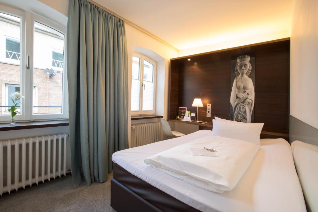 Stern am Rathaus - Resim 6