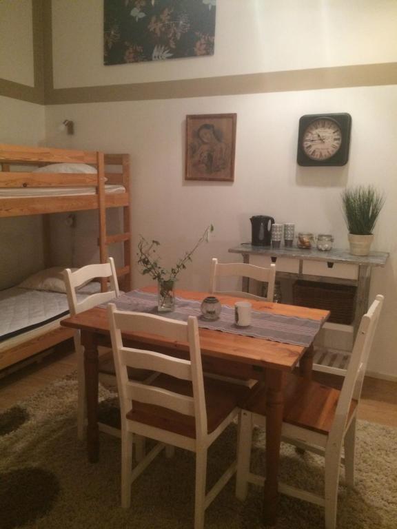 Postel nebo postele na pokoji v ubytování Vånga Hostel