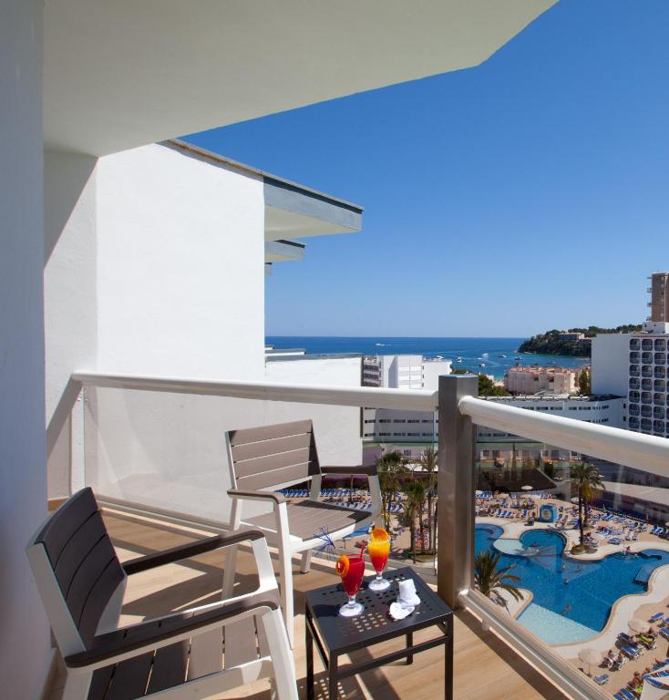 A piscina localizada em Hotel Samos ou nos arredores
