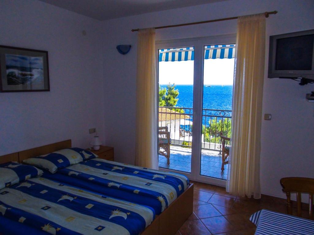 Posteľ alebo postele v izbe v ubytovaní Apartment in Okrug Gornji with 1