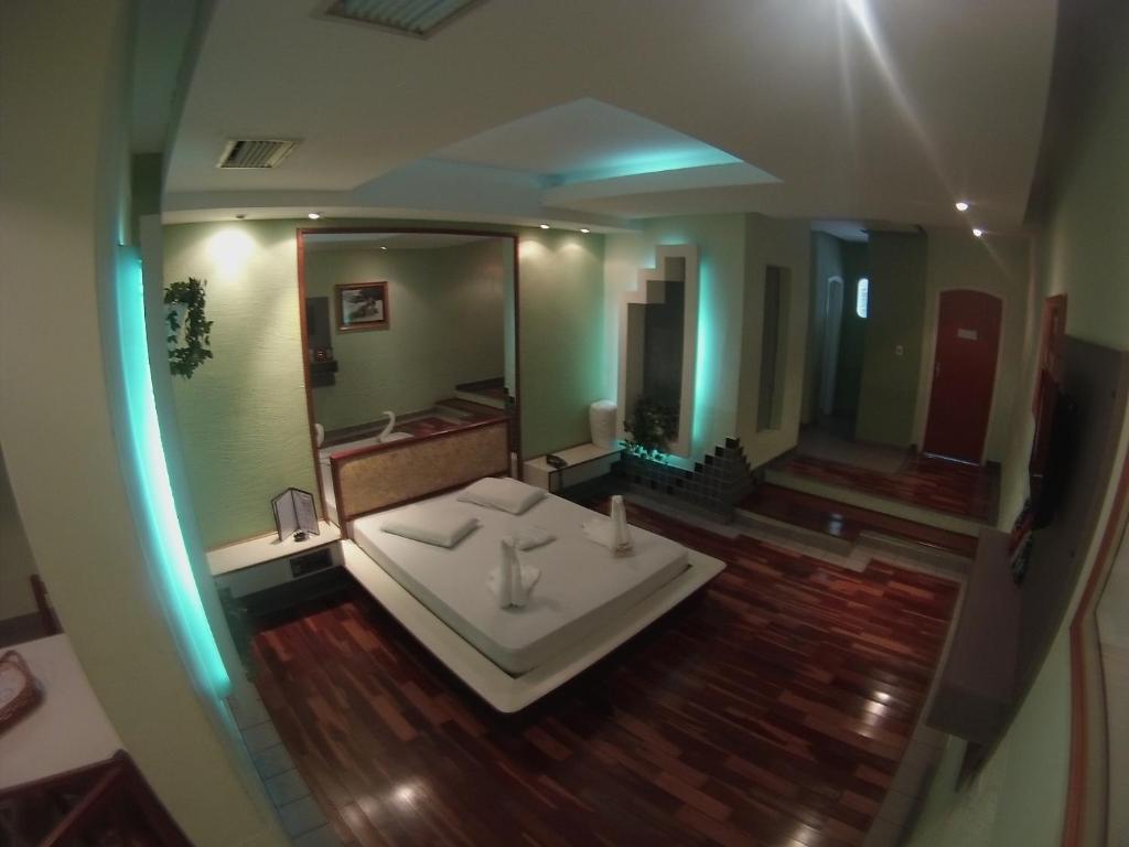  Motel Flamboyant