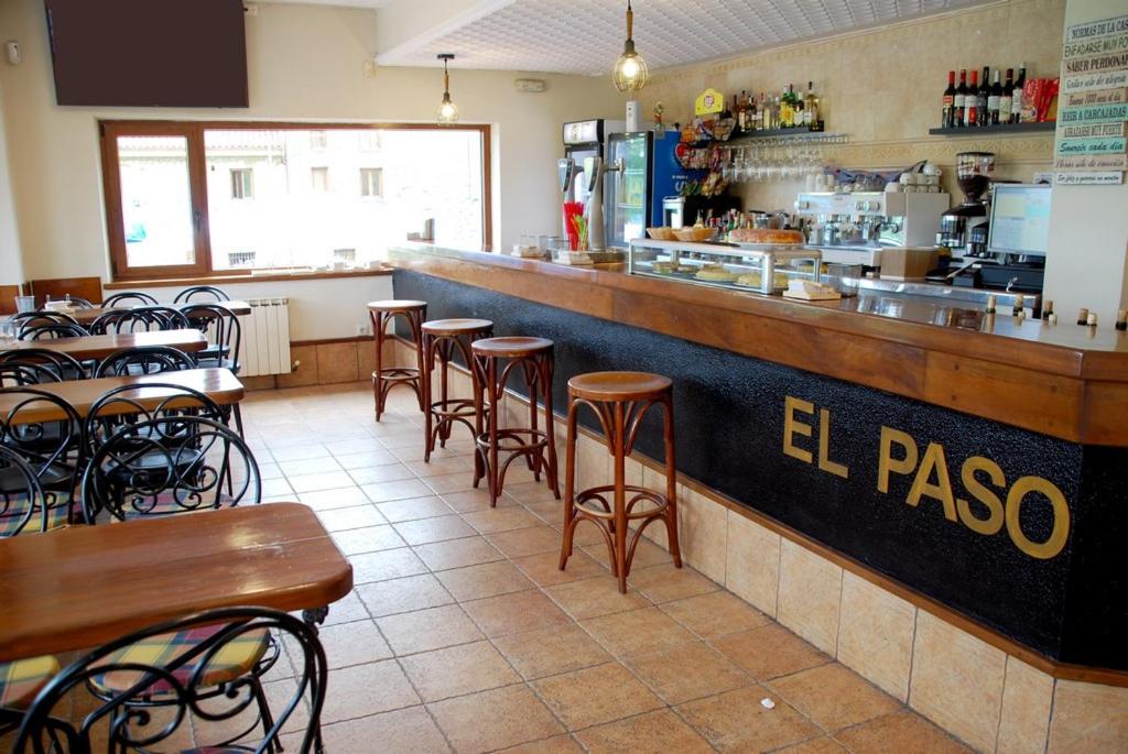 Lounge nebo bar v ubytování Hostal El Paso