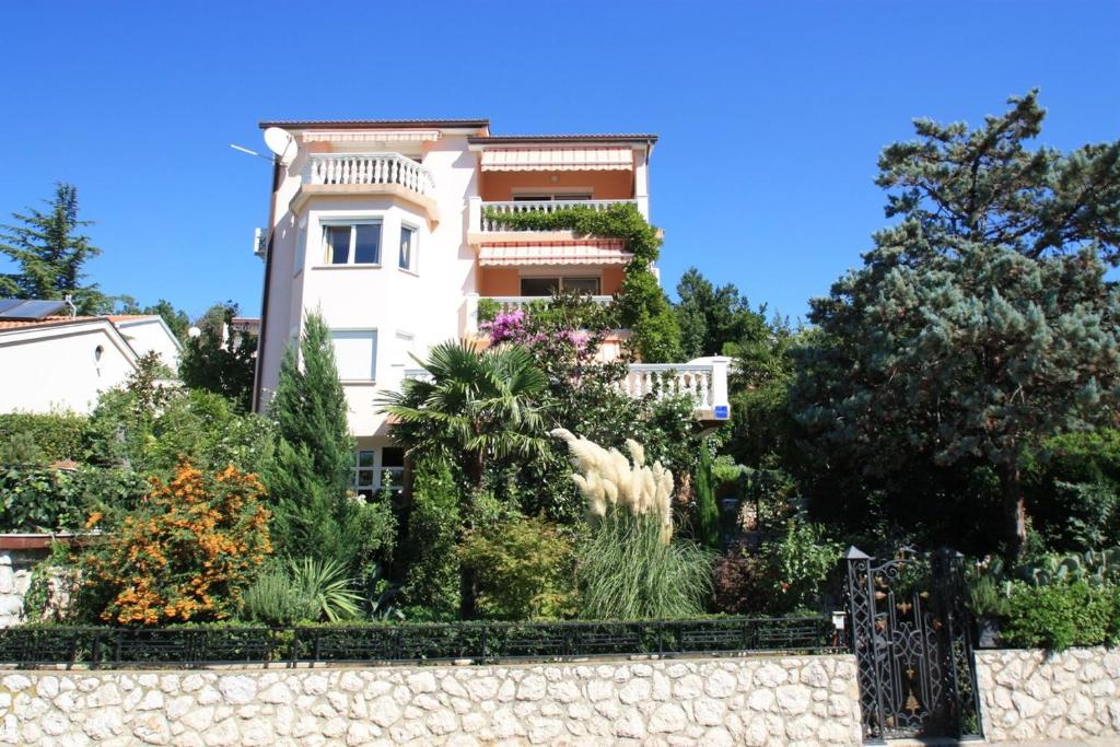 Zahrada ubytování One-Bedroom Apartment Crikvenica 50