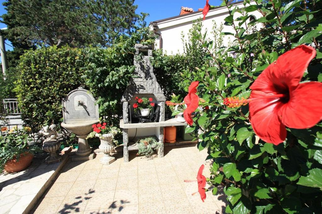 Zahrada ubytování One-Bedroom Apartment Crikvenica 50