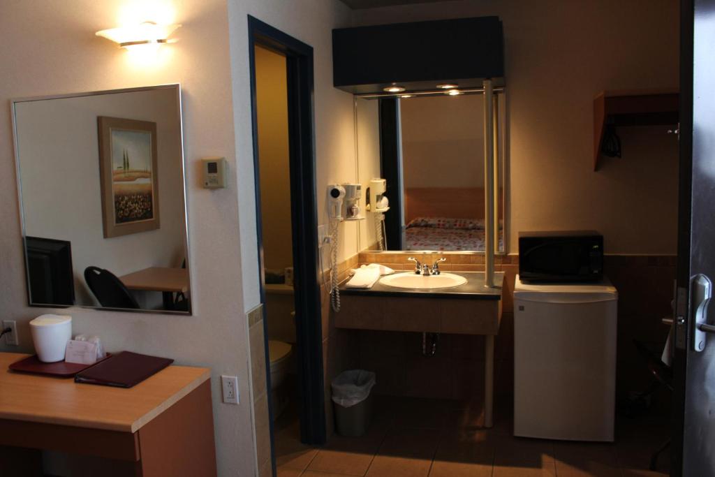 Motel Capri et Suites - Salle De Reine Standard