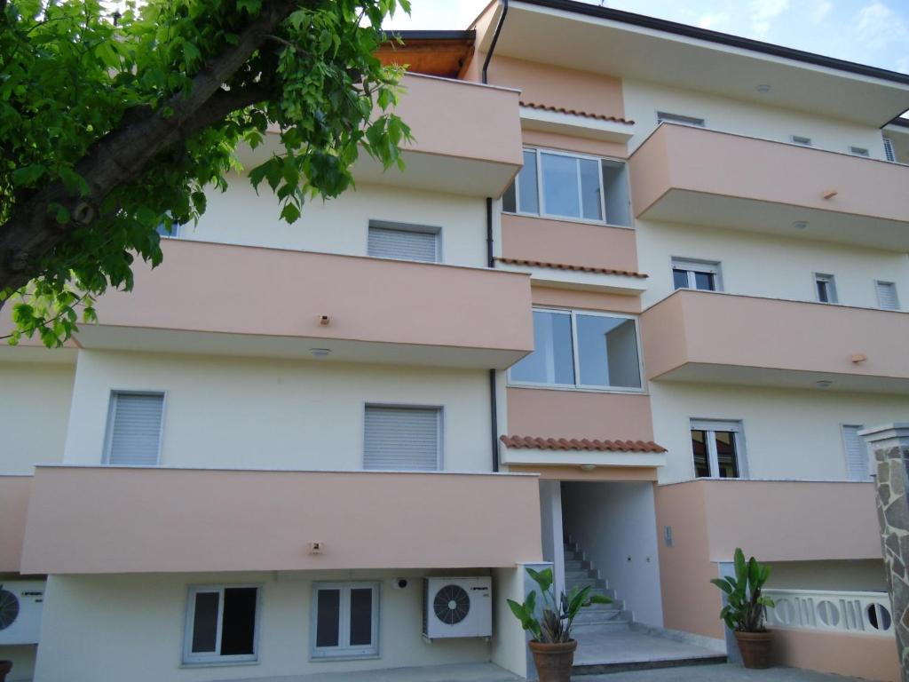 un’immagine di un edificio di Apartment in Marina/Kampanien 21122 a Castellammare di Velia