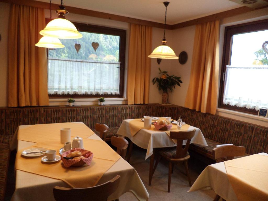 Posezení v ubytování Gästehaus Tramnitz
