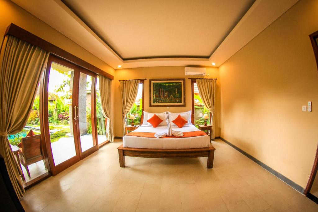 Cahyatika Bed & Breakfast - 11