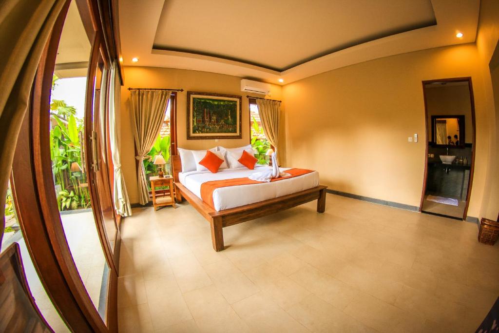 Cahyatika Bed & Breakfast - 18