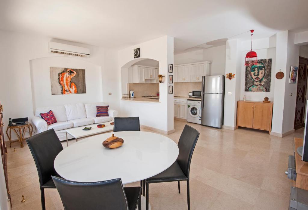A kitchen or kitchenette at Apartment Overlooking Pool & Lagoon for Rent in Sabina El Gouna Egypt