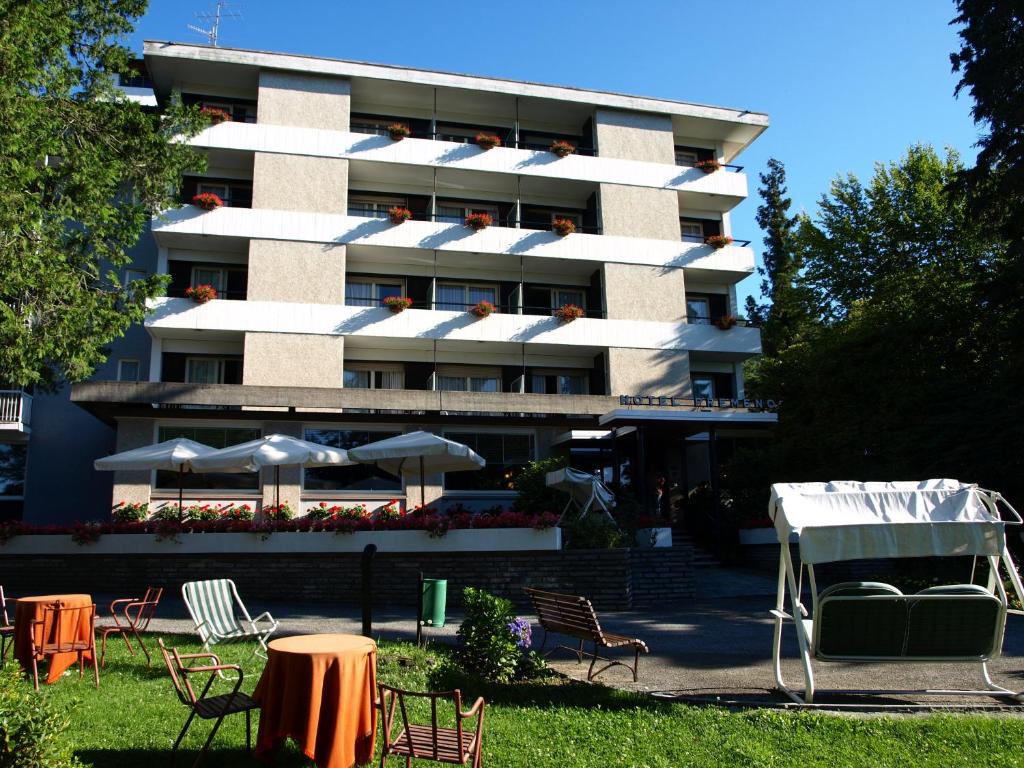 The building in which a szállodákat is located