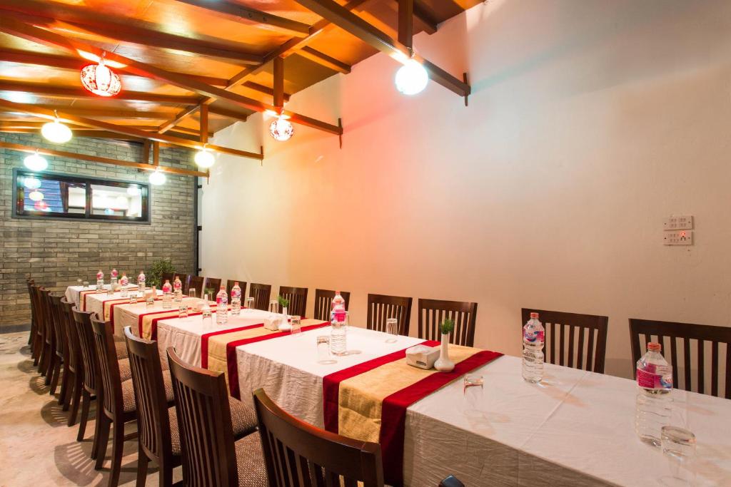 Restaurace v ubytování Hotel Utsab Himalaya