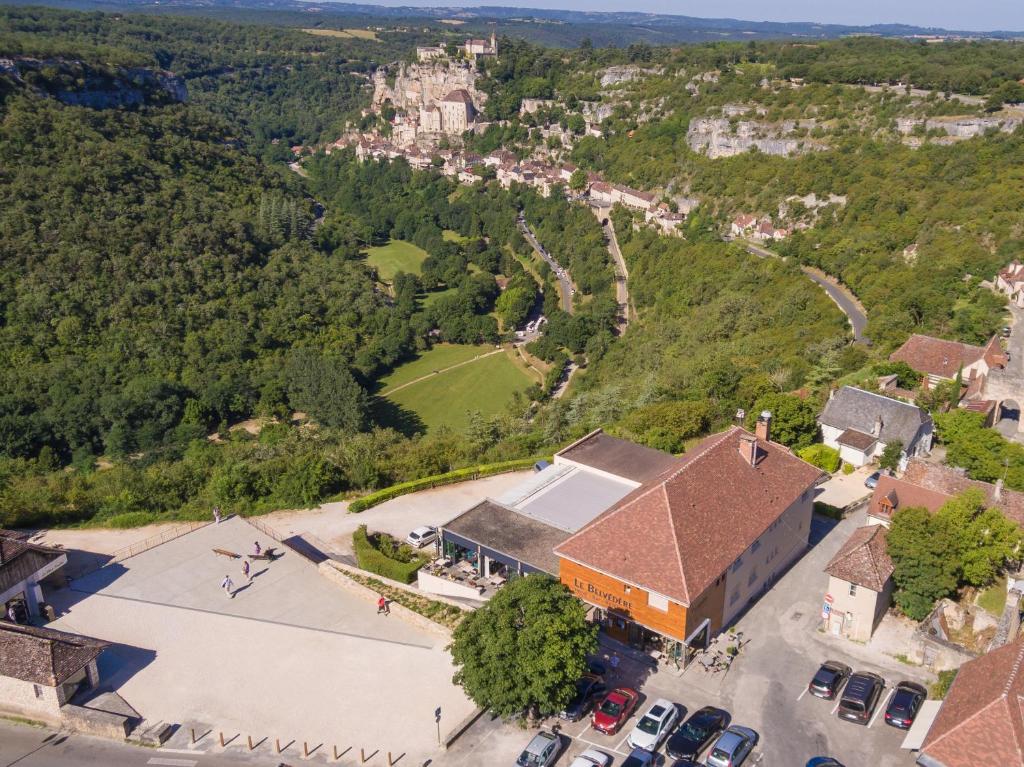 Logis Hôtels - Le Belvédère - Hôtel 2 étoiles et Restaurant a vista de pájaro