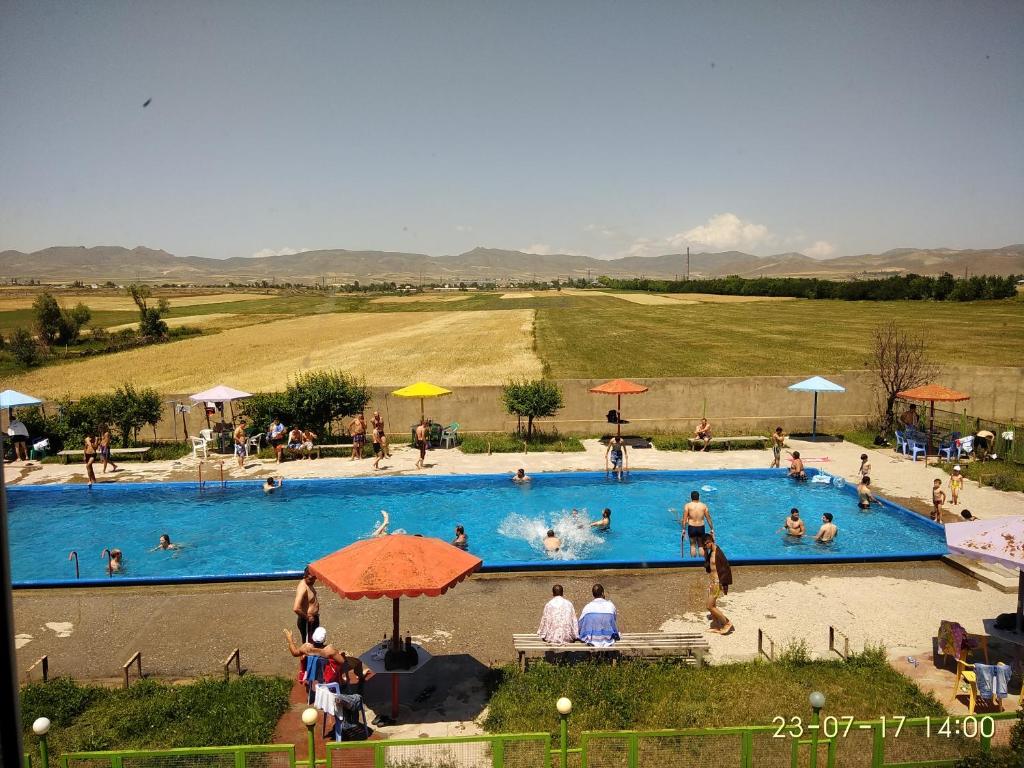 Bazén v ubytování Erazank Hotel nebo v jeho okolí