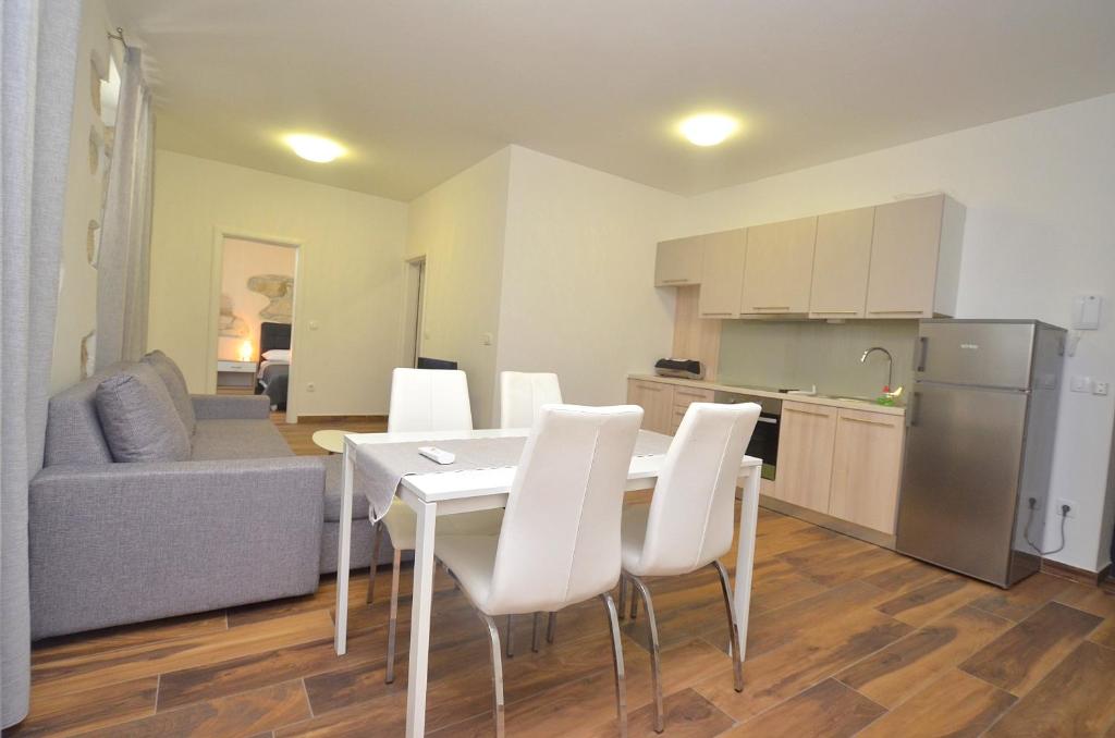 Stella Apartments - 11