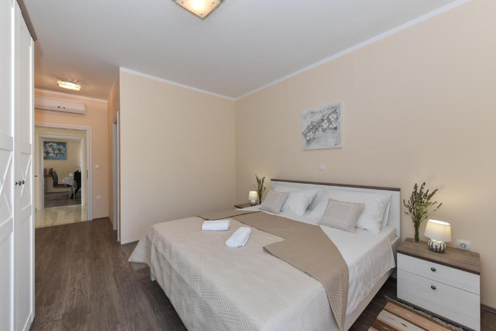Posteľ alebo postele v izbe v ubytovaní Villa Rafajela - Private Pool