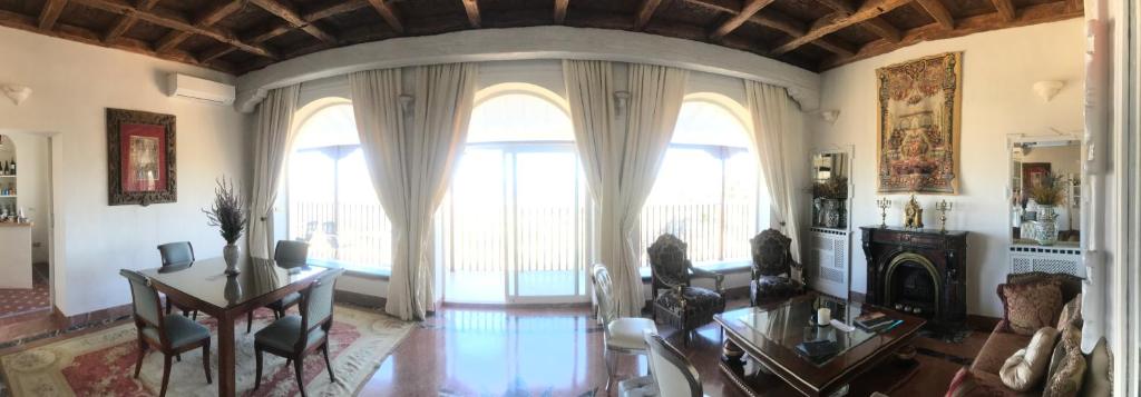 Posezení v ubytování Casa Palacio VillaZambra