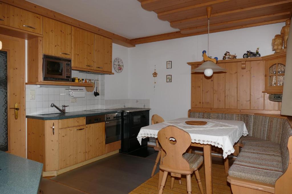 Kuchyňa alebo kuchynka v ubytovaní Ferienwohnung Moser